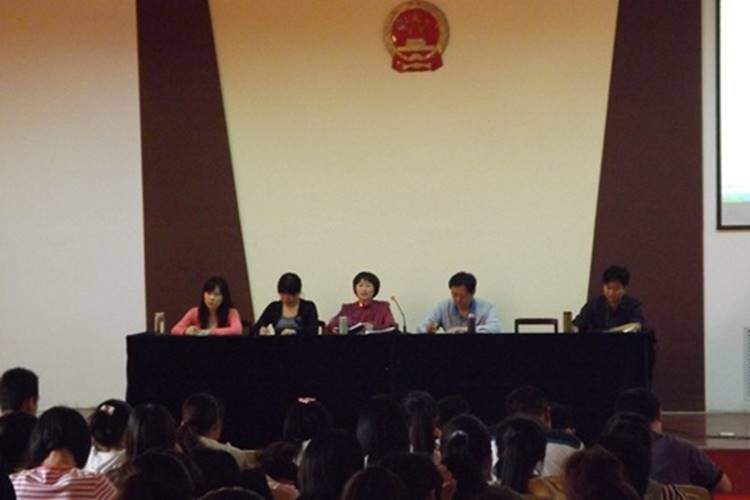 http://fazheng.xcu.edu.cn/uploadfile/Article/201205/2012050614110042293.jpg